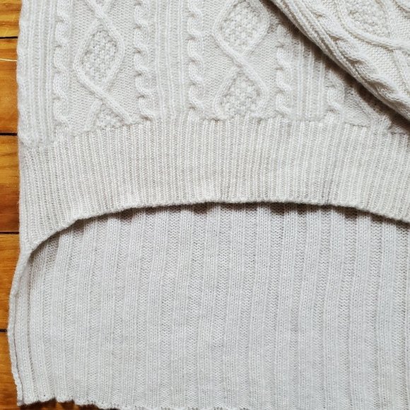 100% Cashmere Hi-Low Asymmetrical Cream Cable Knit Sweater - Sz S - Picture 4 of 12